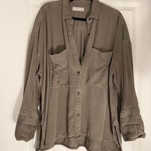 Everlane The Boxy Overshirt Buttersoft khaki